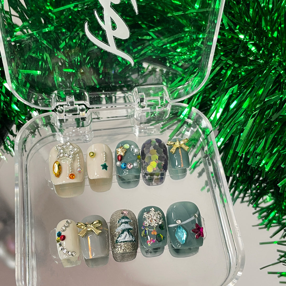 CHRISTMAS X CHERRIES Stnail