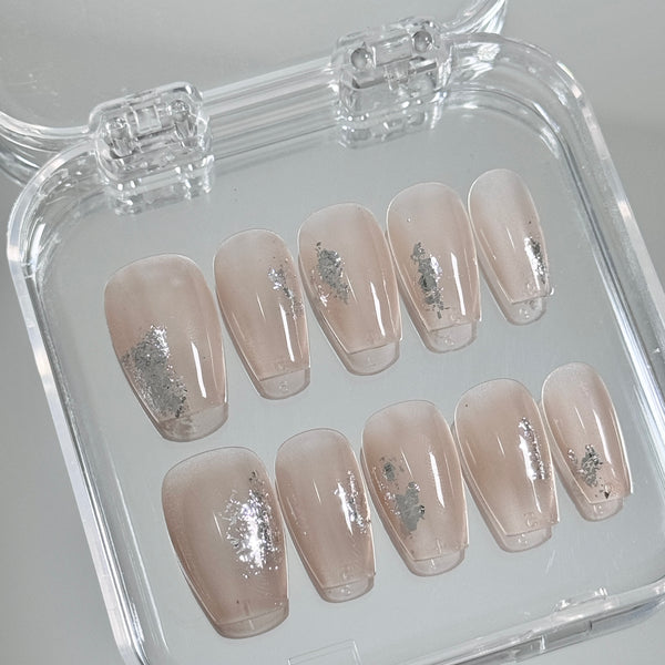 GLIDED NUDE